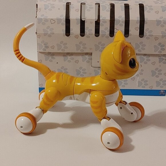 Zoomer Kitty Orange Tabby Cat Carrier Cat Charging Cable Manual Ball Toy Tail - Picture 9 of 14